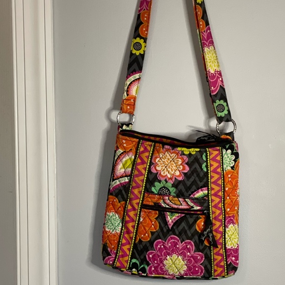 Vera Bradley Crossbody - Picture 3 of 4